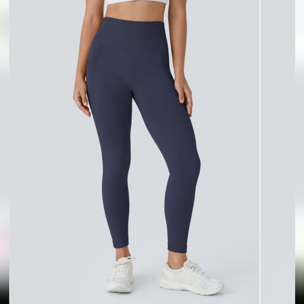 Seamless Flow Butt Lift Blue 7/8 Leggings In Peacoat